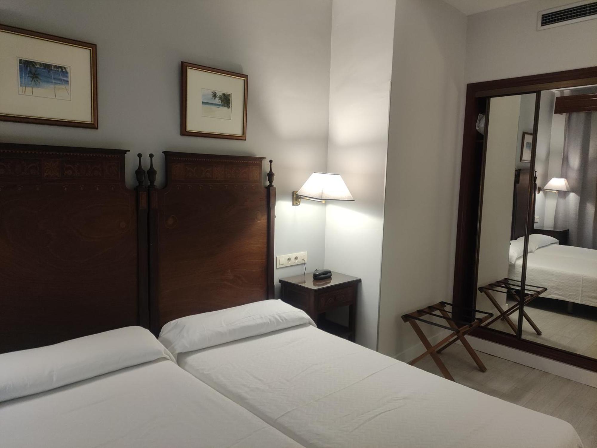 Caces Hotel Iberia Plaza America מראה חיצוני תמונה